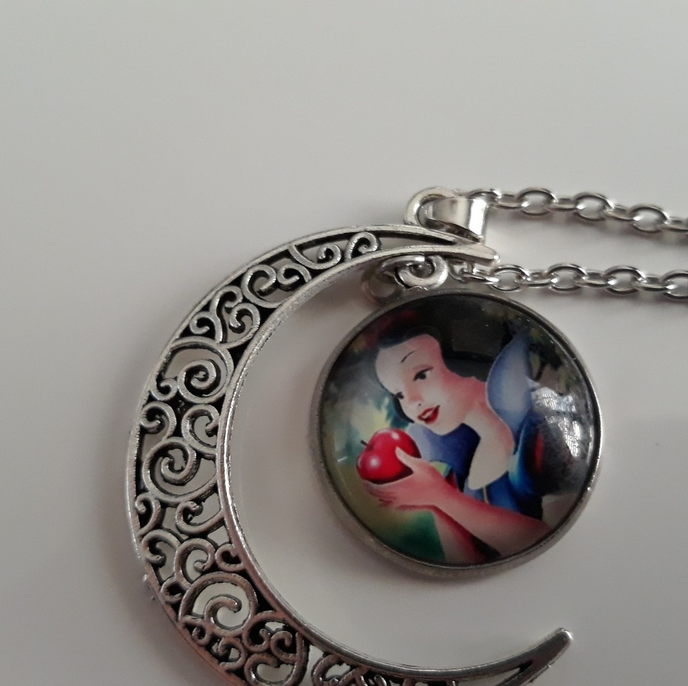 New snow white necklace